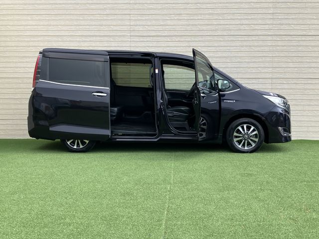 TOYOTA ESQUIRE HYBRID 2018
