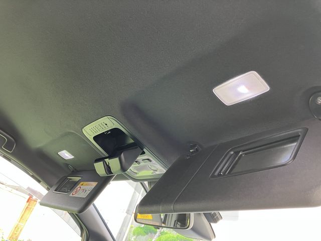 TOYOTA ESQUIRE HYBRID 2018