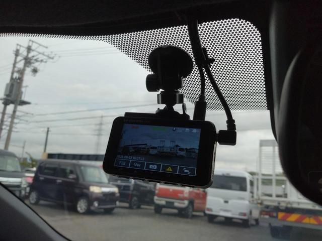 TOYOTA YARIS HYBRID 2024