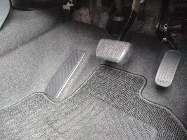 TOYOTA YARIS HYBRID 2024