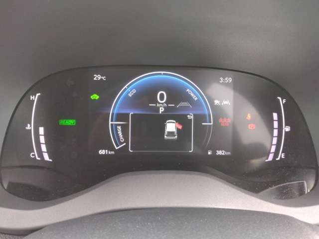 TOYOTA YARIS HYBRID 2024