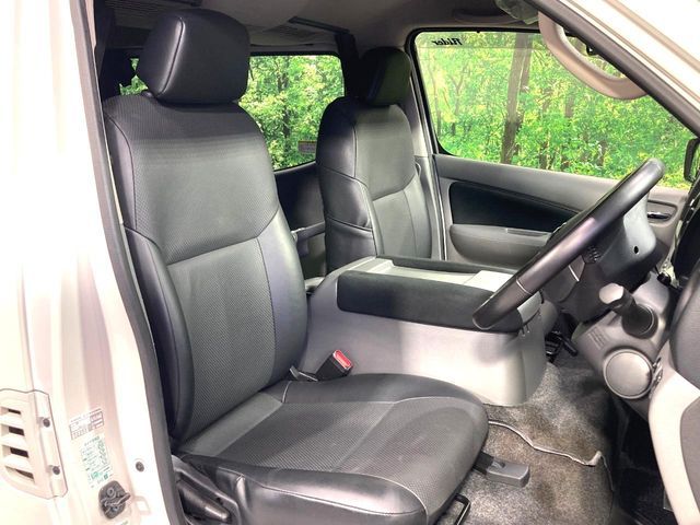 NISSAN NV350 CARAVAN 2019