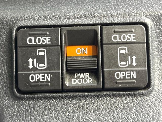 TOYOTA SIENTA HYBRID 2015