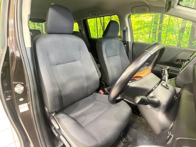 TOYOTA SIENTA HYBRID 2015