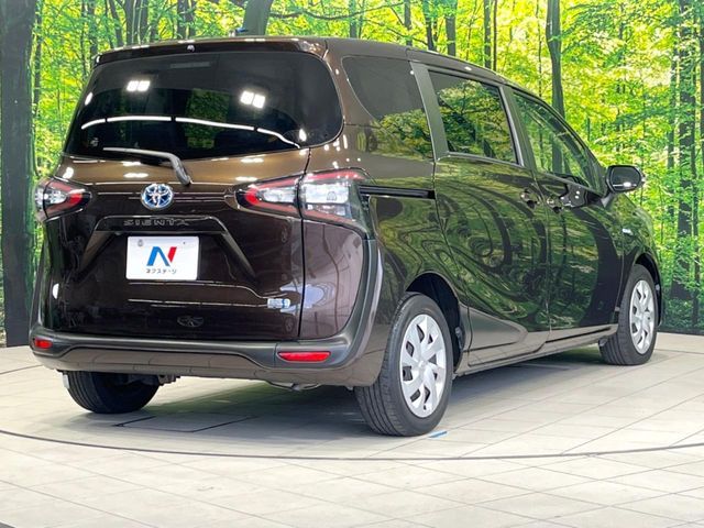 TOYOTA SIENTA HYBRID 2015