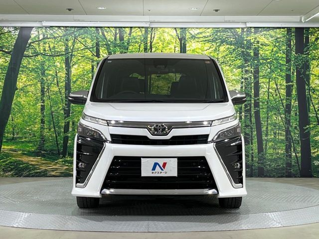 TOYOTA VOXY 2021