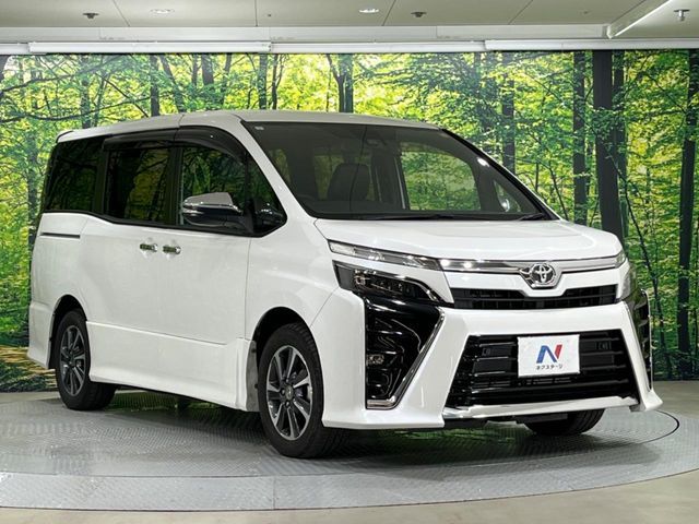 TOYOTA VOXY 2021