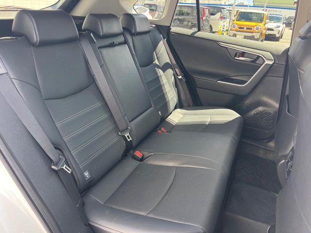 TOYOTA RAV4 HYBRID 4WD 2023