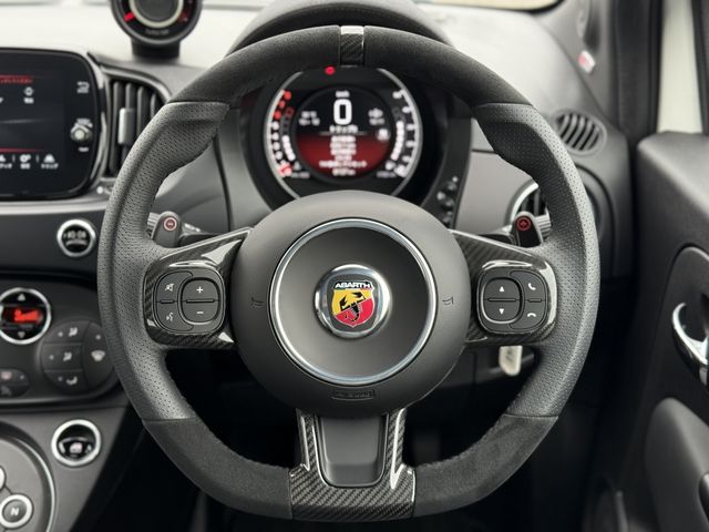 FIAT ABARTH 695C 2024