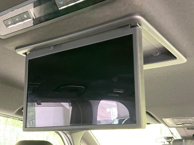 TOYOTA VOXY HYBRID 2023