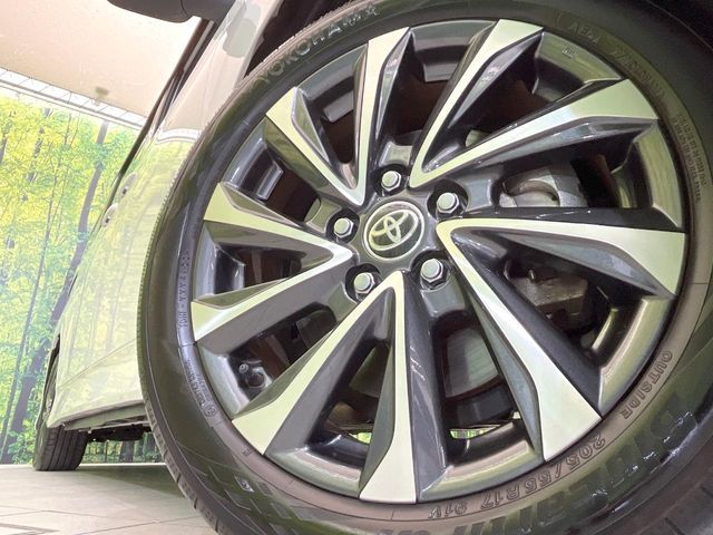 TOYOTA VOXY HYBRID 2023