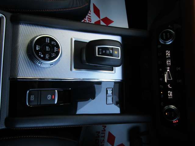 MITSUBISHI OUTLANDER PHEV 2022