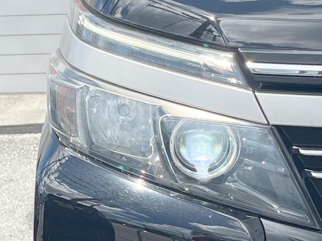 TOYOTA VOXY HYBRID 2016