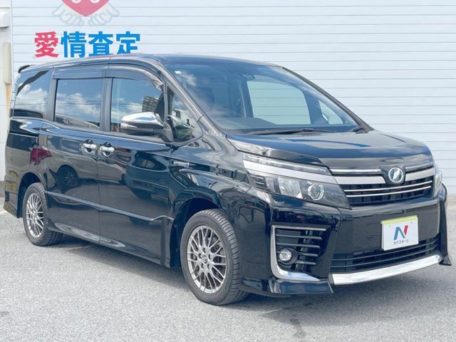 TOYOTA VOXY HYBRID 2016