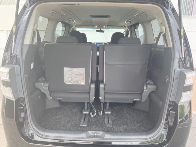 TOYOTA VELLFIRE 2012