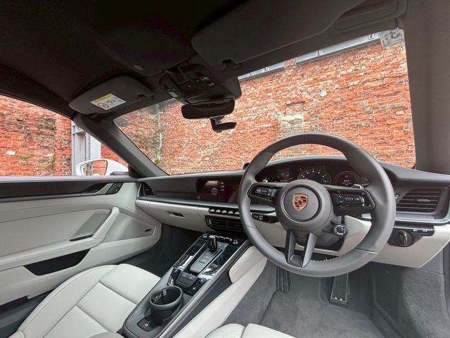 PORSCHE PORSCHE 911 2024