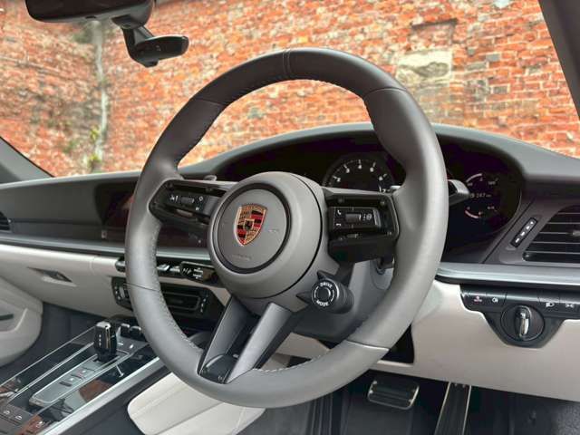 PORSCHE PORSCHE 911 2024