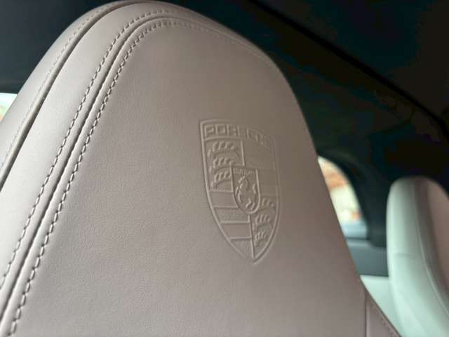 PORSCHE PORSCHE 911 2024