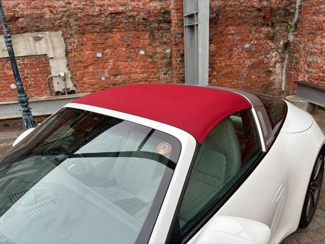 PORSCHE PORSCHE 911 2024