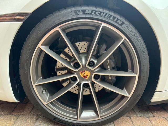 PORSCHE PORSCHE 911 2024