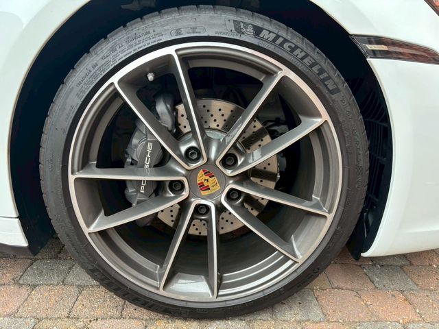 PORSCHE PORSCHE 911 2024