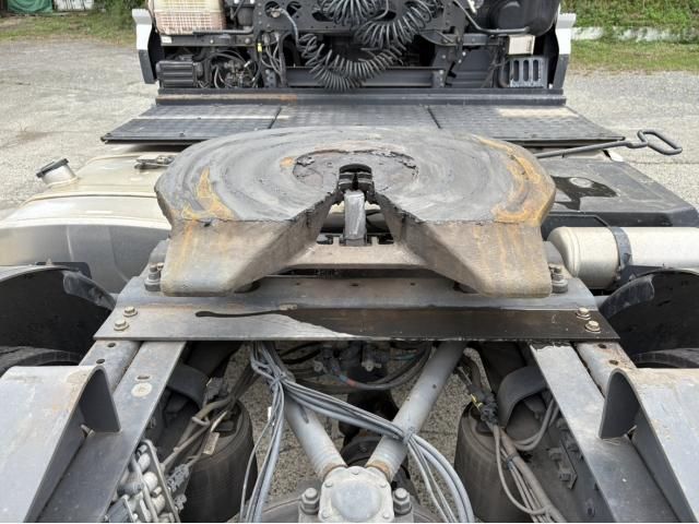 NISSAN DIESEL Quon 2019