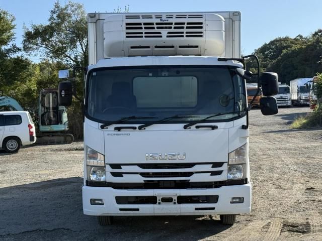ISUZU FORWARD 2017
