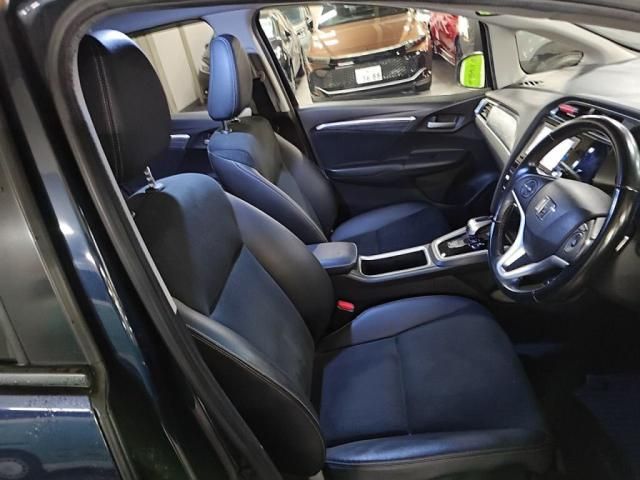 HONDA SHUTTLE HYBRID 2016