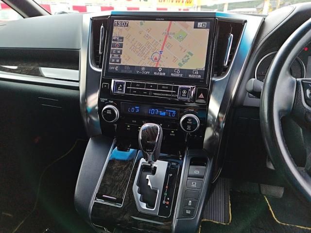 TOYOTA VELLFIRE 2017