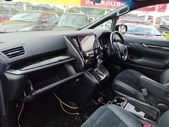 TOYOTA VELLFIRE 2017