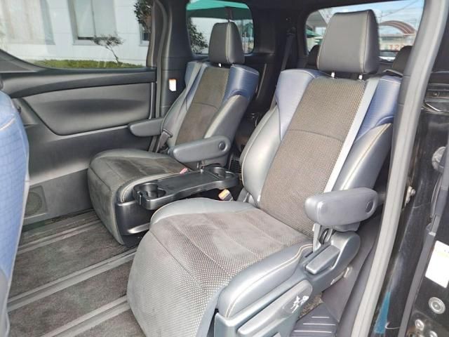 TOYOTA VELLFIRE 2017