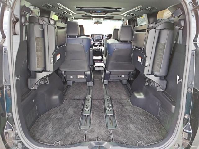 TOYOTA VELLFIRE 2017