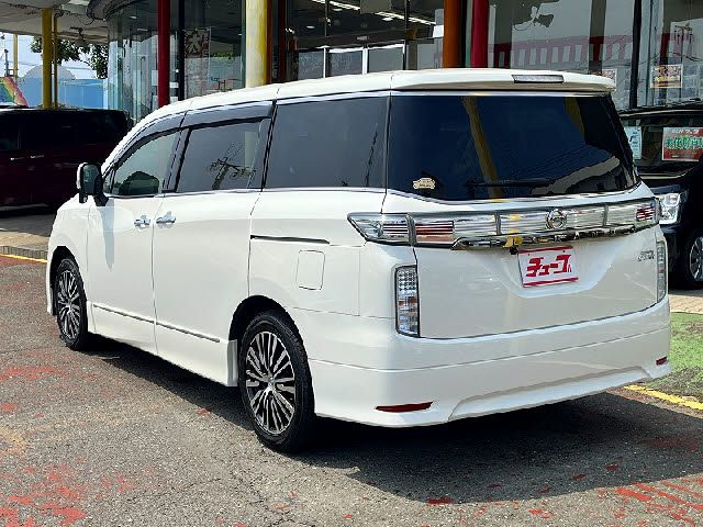 NISSAN ELGRAND 2017