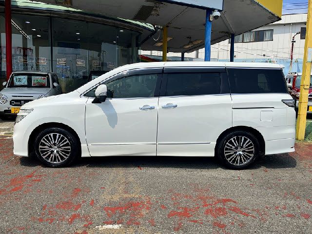 NISSAN ELGRAND 2017