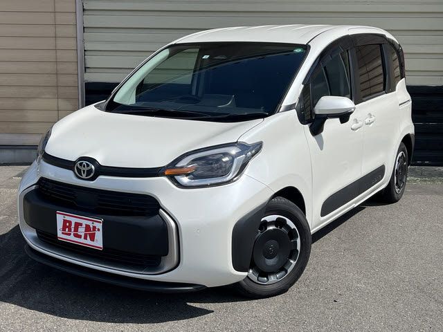 TOYOTA SIENTA HYBRID 2022