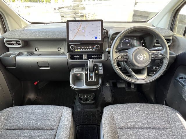 TOYOTA SIENTA HYBRID 2022