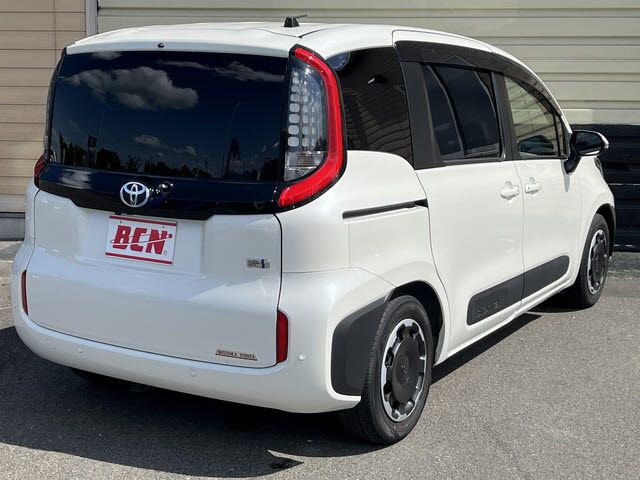 TOYOTA SIENTA HYBRID 2022