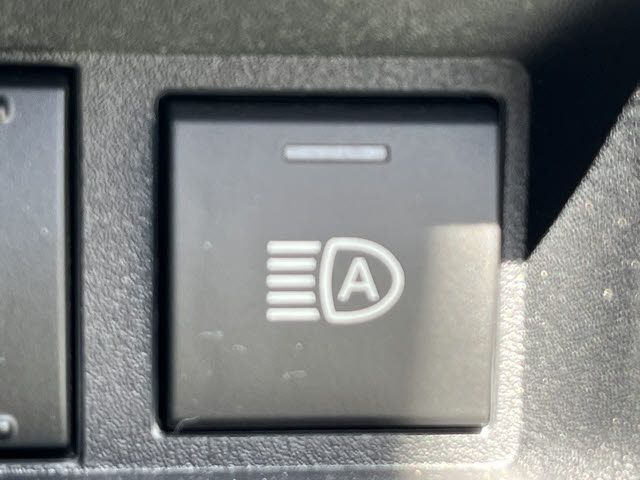 TOYOTA SIENTA HYBRID 2022