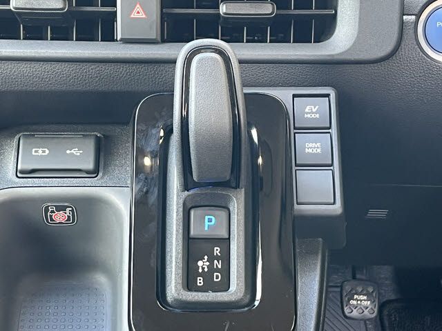 TOYOTA SIENTA HYBRID 2022