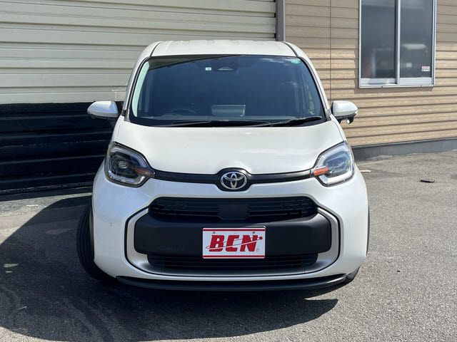 TOYOTA SIENTA HYBRID 2022