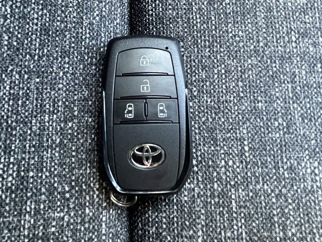 TOYOTA SIENTA HYBRID 2022