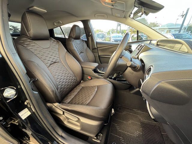 TOYOTA PRIUS PHV 2019