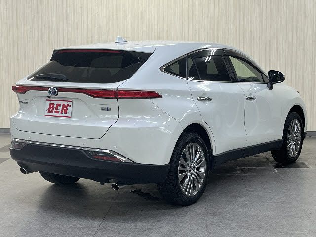 TOYOTA HARRIER HYBRID 2022