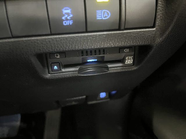 TOYOTA HARRIER HYBRID 2022