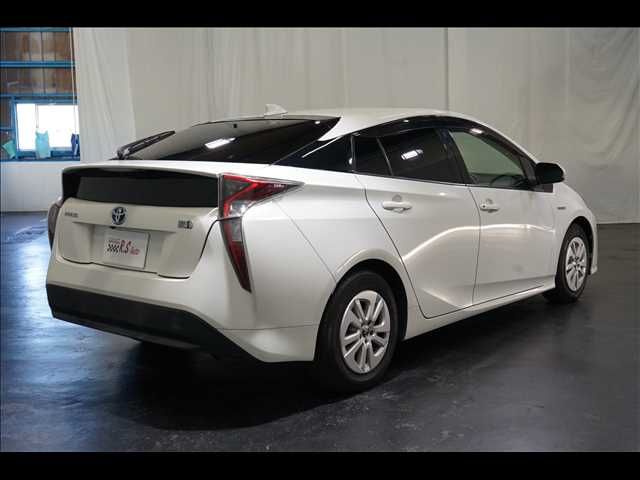 TOYOTA PRIUS 2016