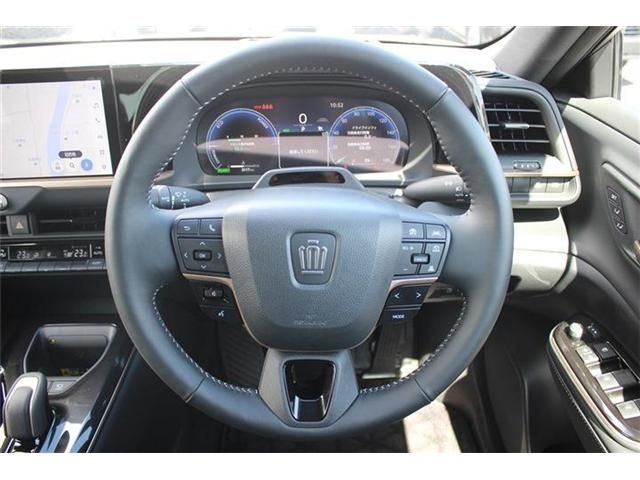 TOYOTA CROWN CROSSOVER 2024