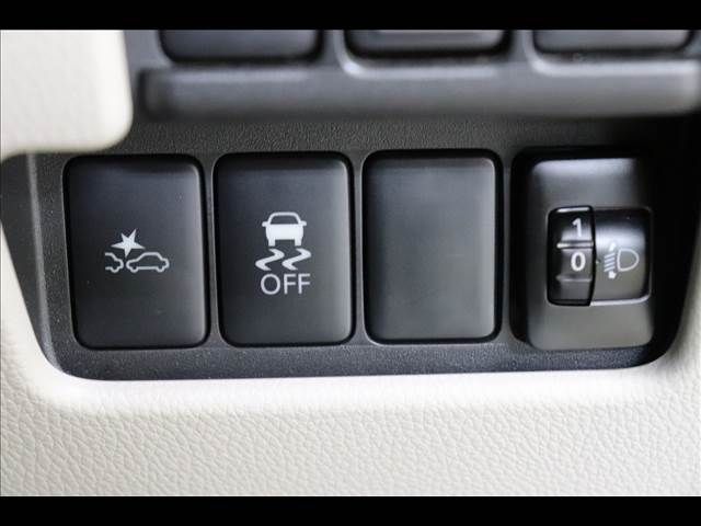 MITSUBISHI eK SPACE 2016