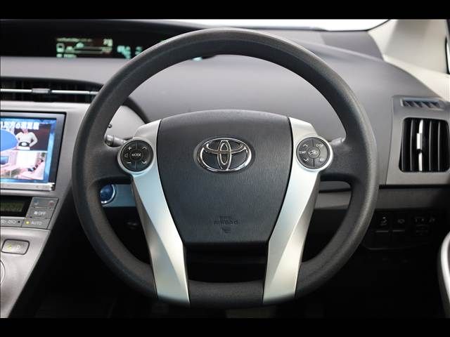 TOYOTA PRIUS 2013