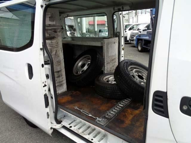 NISSAN NV350 CARAVAN 4WD 2017