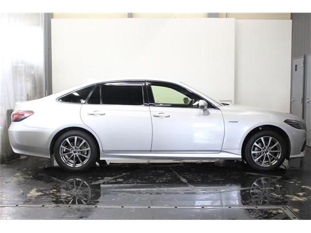 TOYOTA CROWN sedan hybrid 4WD 2020